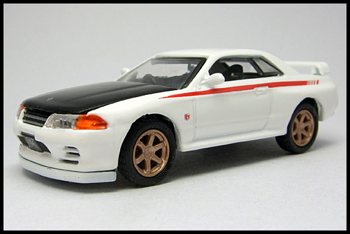 TACCAR_GT-R_TUNED_R32_WHITE_RAYSVOLK_TE37_15