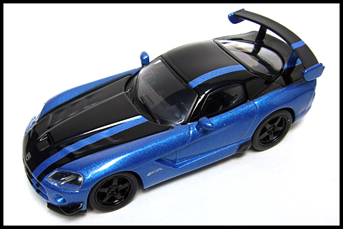 KYOSHO_USA_2_Dodge_Viper_SRT10_ACR_BLUE_15