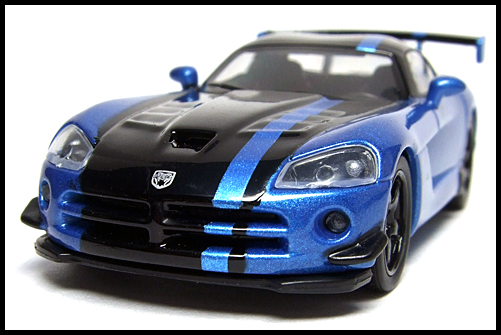KYOSHO_USA_2_Dodge_Viper_SRT10_ACR_BLUE_3