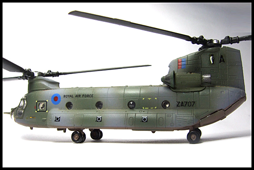 F-Toys_HELIBORNE_COLLECTION_CH-47_Chinook_UK_2