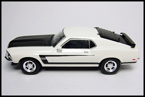 KYOSHO_USA2_Ford_Mustang_BOSS_302_14