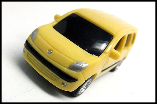 Volvic_KANGOO_8