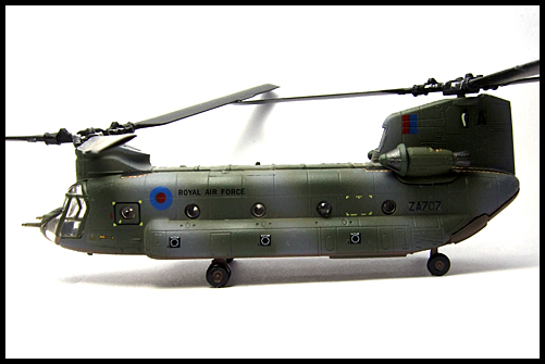 F-Toys_HELIBORNE_COLLECTION_CH-47_Chinook_UK_10