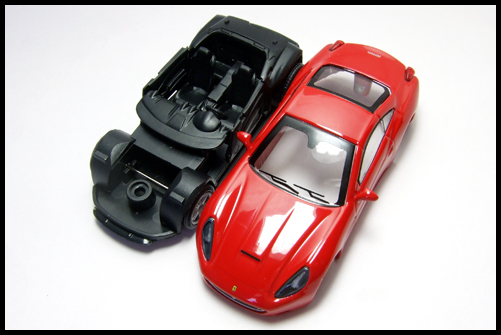KYOSHO_FERRARI7_FERRARI_CALIFORNIA_RED5